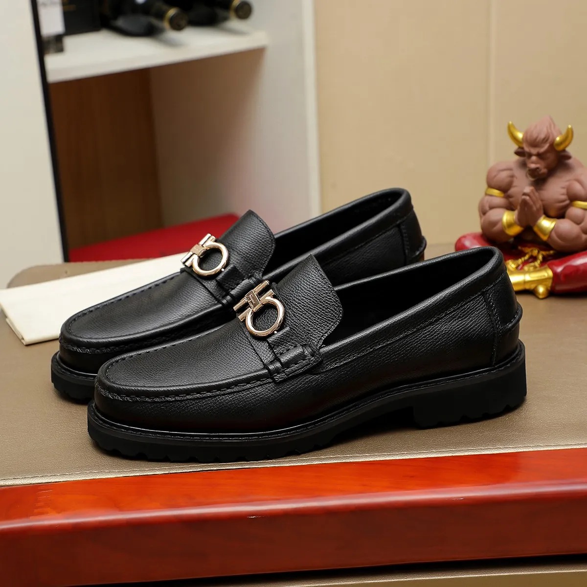 Men's shoes 💰440 Ferragamo [Ferragamo] top imported suit men's shoes 💯Original copy of the official website, product materials: selected imported embossed calfskin + luxury hardware buckle accessories ~ imported water-dyed cow 🐂 leather lining. Strong three-dimensional visual effect, original combination outsole, multiple colors available😘 Size: 39-44 (38.45.46. Customized)